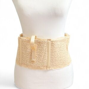 Lace Holster in Cream